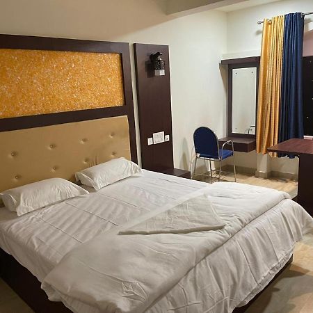 Bassac Residency Otel Changanācheri Dış mekan fotoğraf