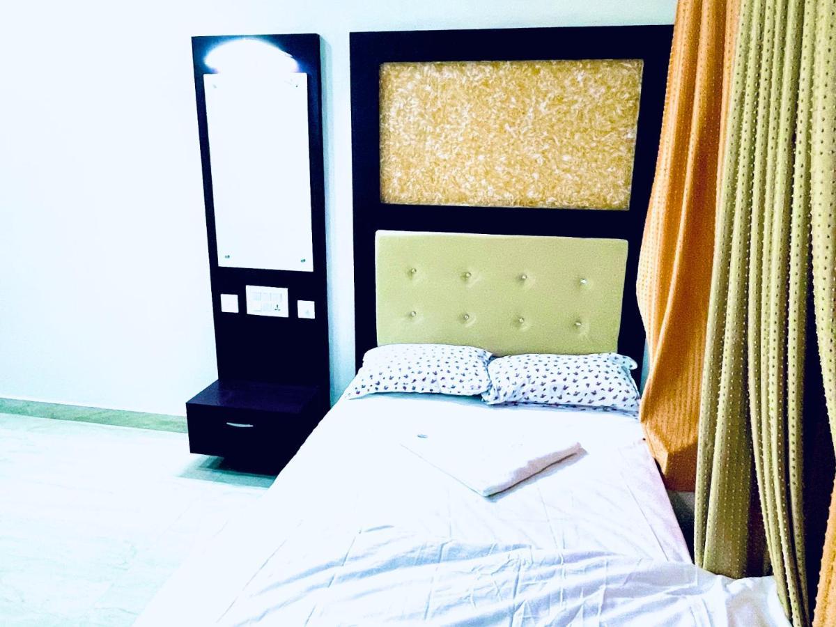 Bassac Residency Otel Changanācheri Dış mekan fotoğraf
